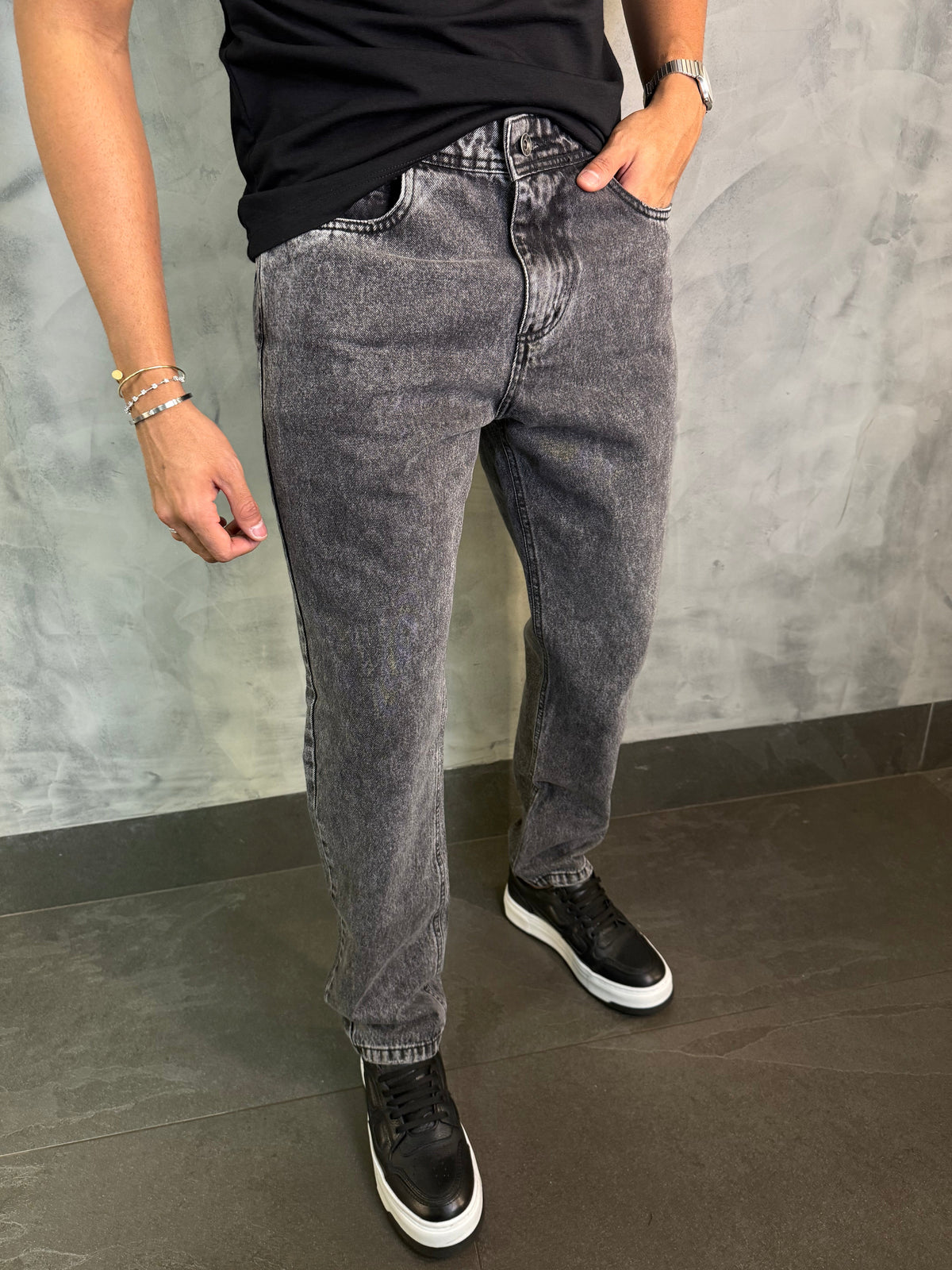 CALÇA JEANS SLIM FOCATTO PRETO MÉDIO