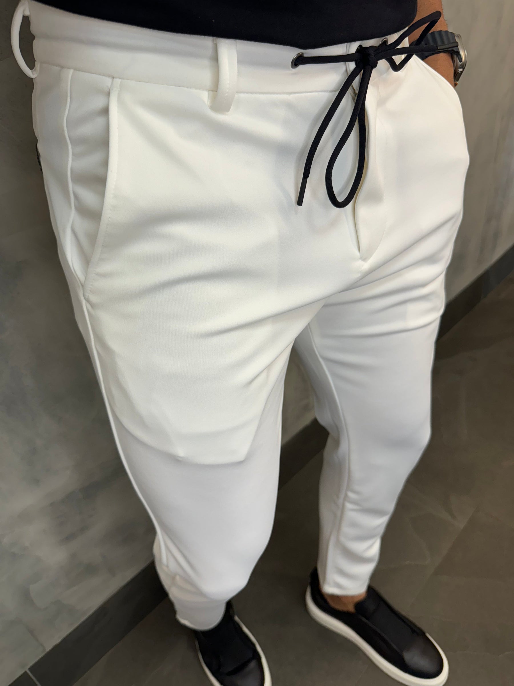 CALÇA SLIM MALHA NEOPRENE STRETCH C/ CADARÇO BAREZY