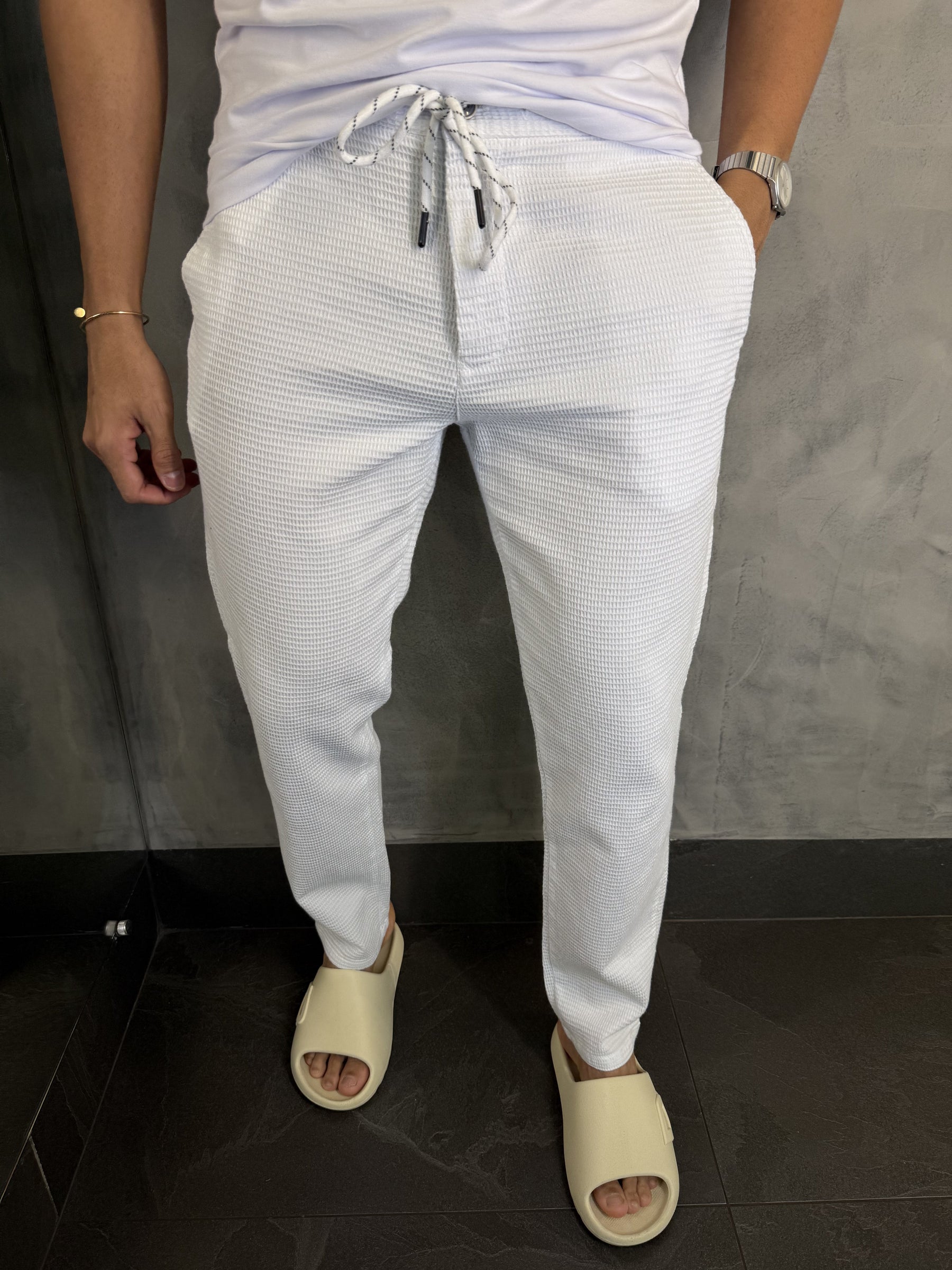 CALÇA SLIM TEXTURIZADA BAREZY